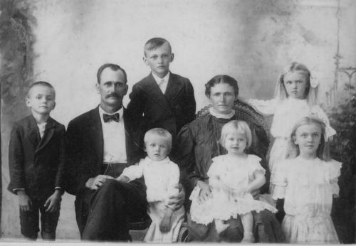 The Burt Brannon family in 1910